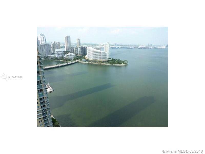 Beautiful and spacious 2/2 unit in the heart of Brickell with brand new appliances.