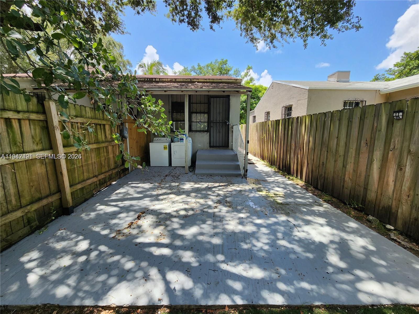 OAKLAND GROVE AMD PL - Residential Lease