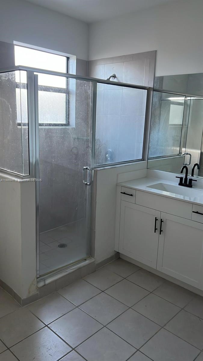 D & B SUBDIVISION - Residential Lease