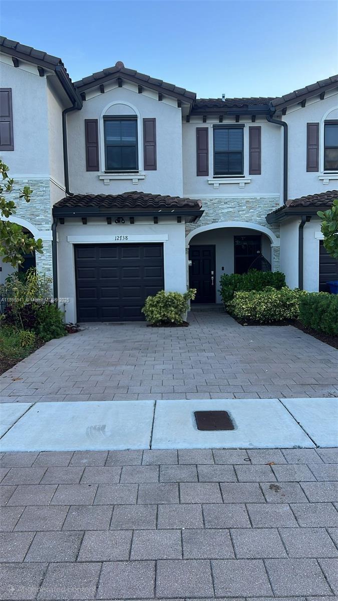 D & B SUBDIVISION - Residential Lease