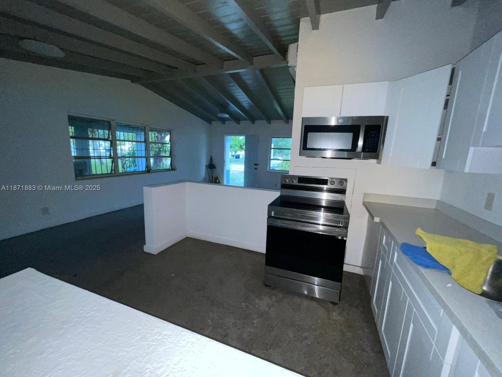 LAUDERDALE MANORS AMD PLA - Residential