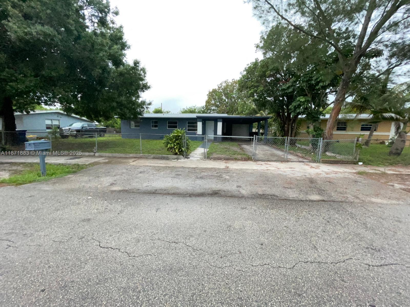 LAUDERDALE MANORS AMD PLA - Residential