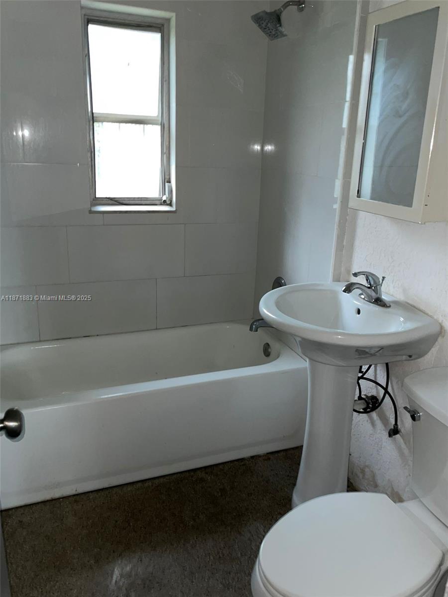 LAUDERDALE MANORS AMD PLA - Residential