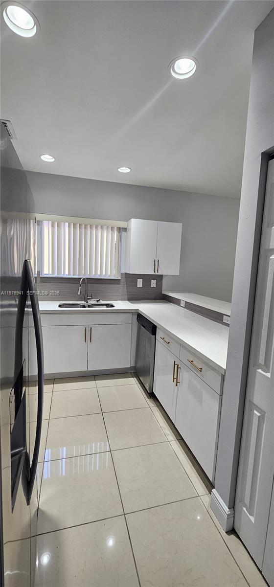 EMILIOS PLACE AT OASIS - Residential