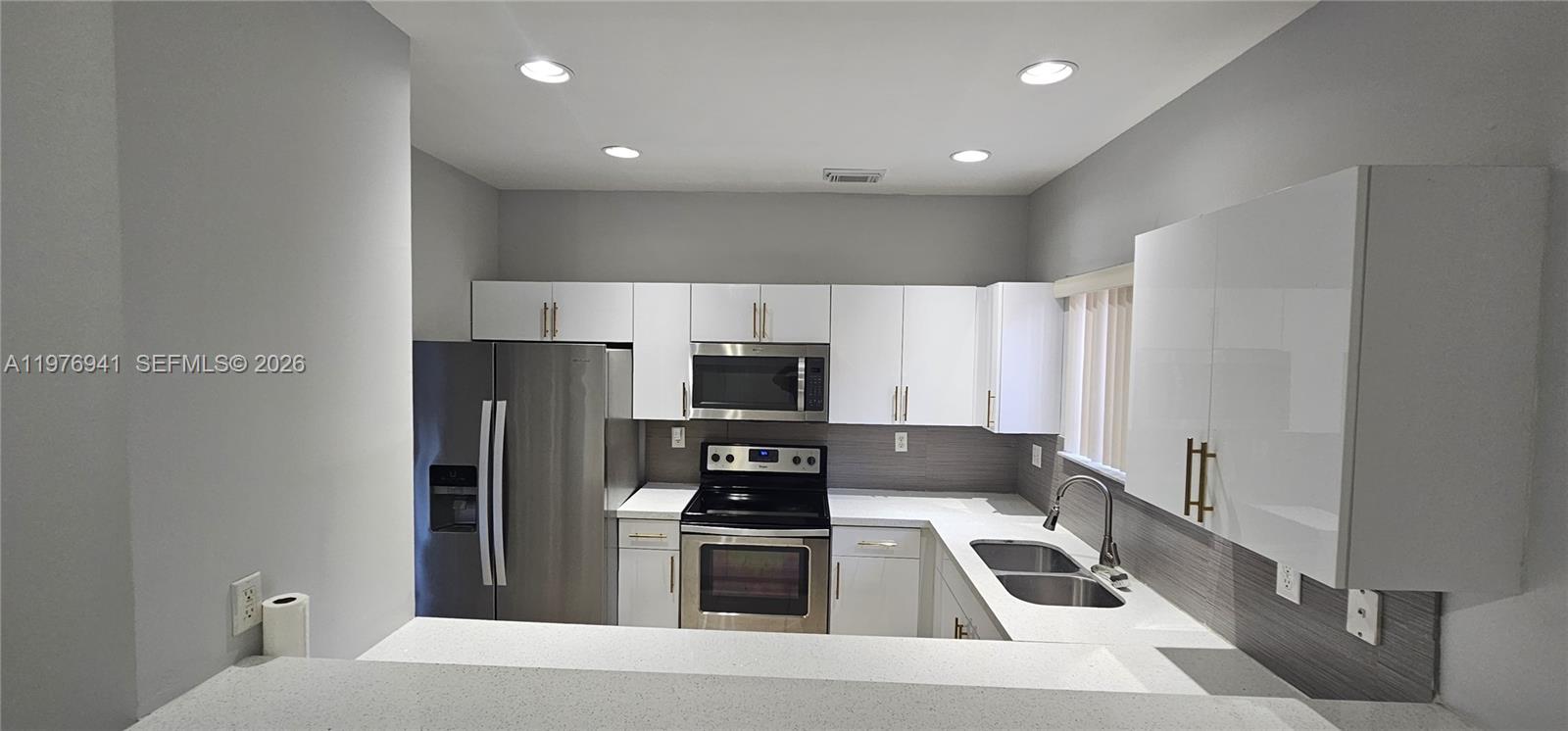 EMILIOS PLACE AT OASIS - Residential