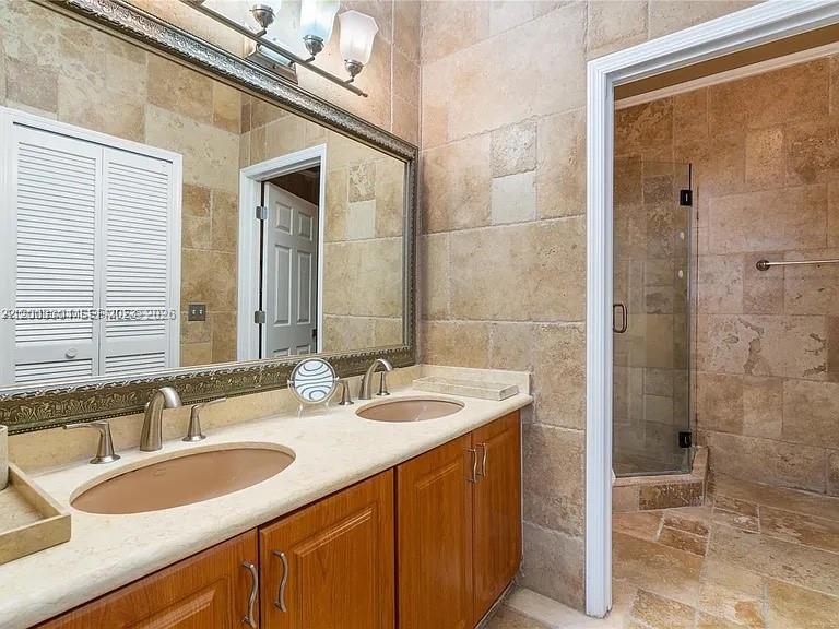 WEST LAKES GARDENS 2ND AD - Residential Lease