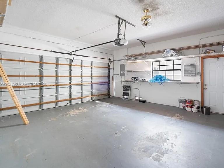 WEST LAKES GARDENS 2ND AD - Residential Lease