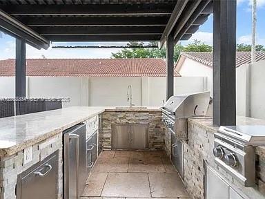 WEST LAKES GARDENS 2ND AD - Residential Lease