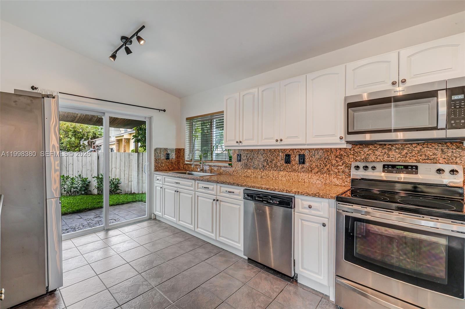 F SHENANDOAH - Residential