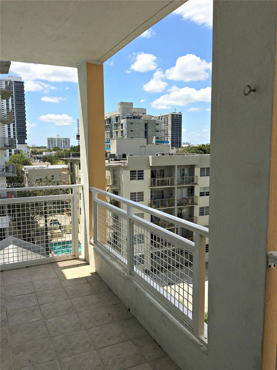 BAHIA BISCAYNE CONDO - Residential Lease