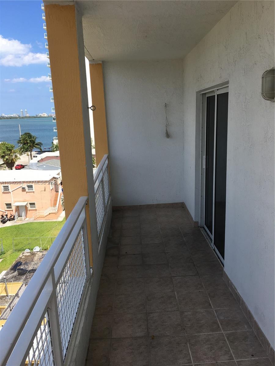 BAHIA BISCAYNE CONDO - Residential Lease