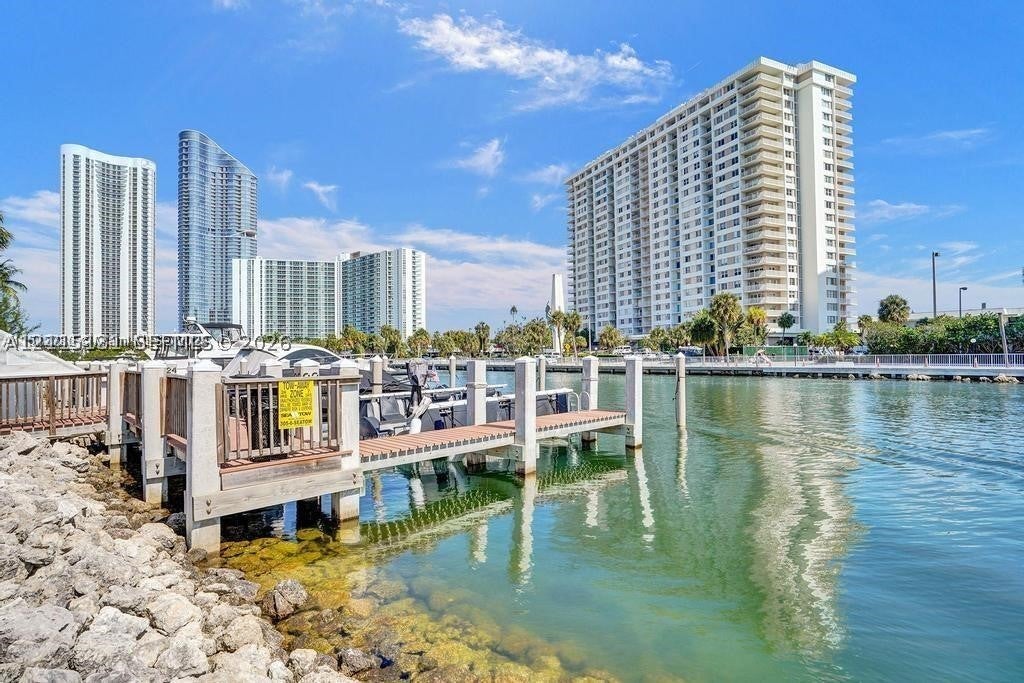 400 Kings Point Dr 317