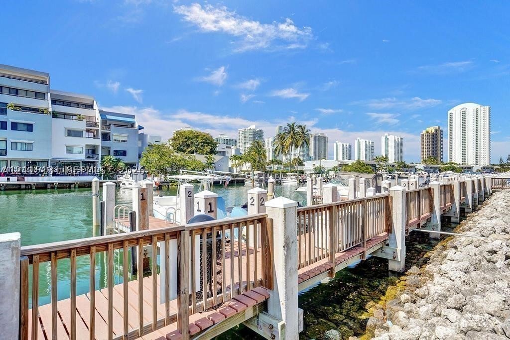 400 Kings Point Dr 317