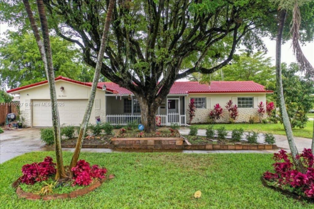 400 Nw 41st Ave, Coconut Creek, Broward County, Florida - 4 Bedrooms  
2 Bathrooms - 