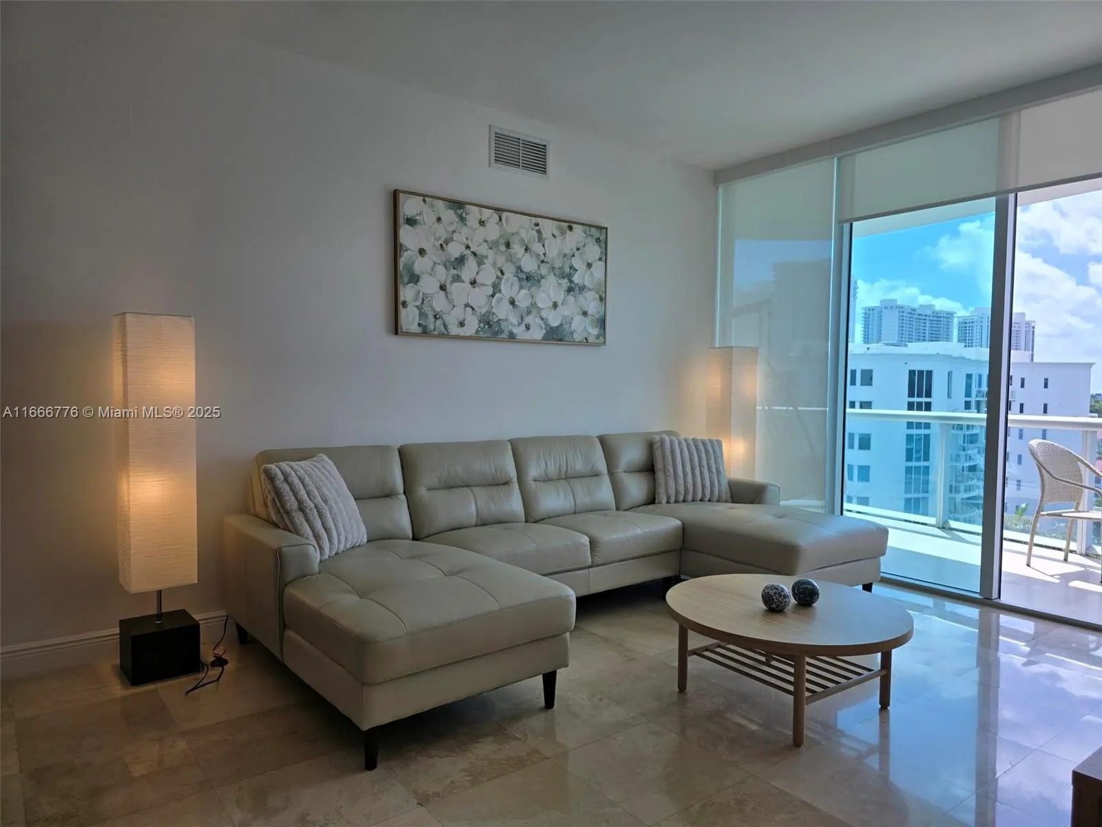 Aventura, Florida 33180, United States, 2 Bedrooms Bedrooms, ,2 BathroomsBathrooms,Residential,Active,41948