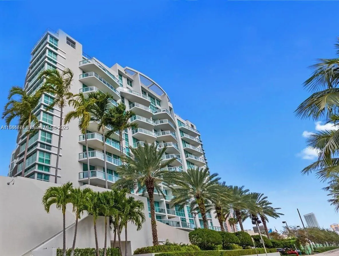 Aventura, Florida 33180, United States, 2 Bedrooms Bedrooms, ,2 BathroomsBathrooms,Residential,Active,41948