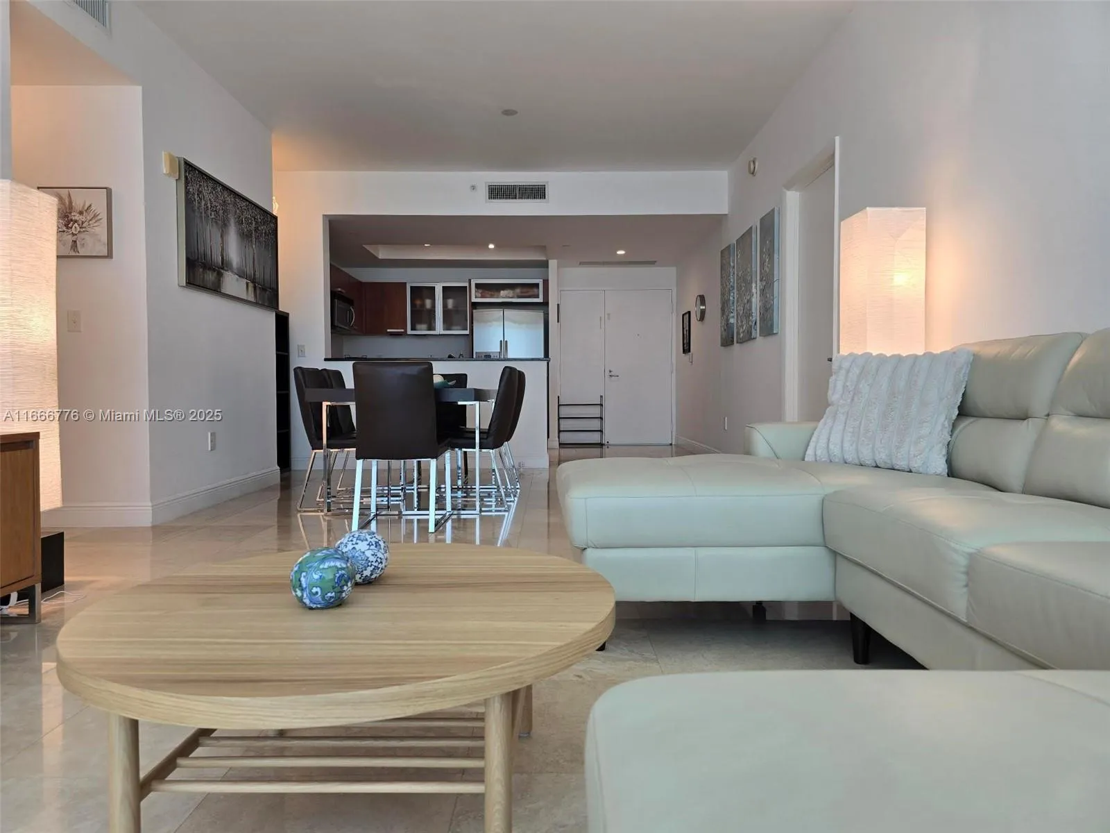 Aventura, Florida 33180, United States, 2 Bedrooms Bedrooms, ,2 BathroomsBathrooms,Residential,Active,41948