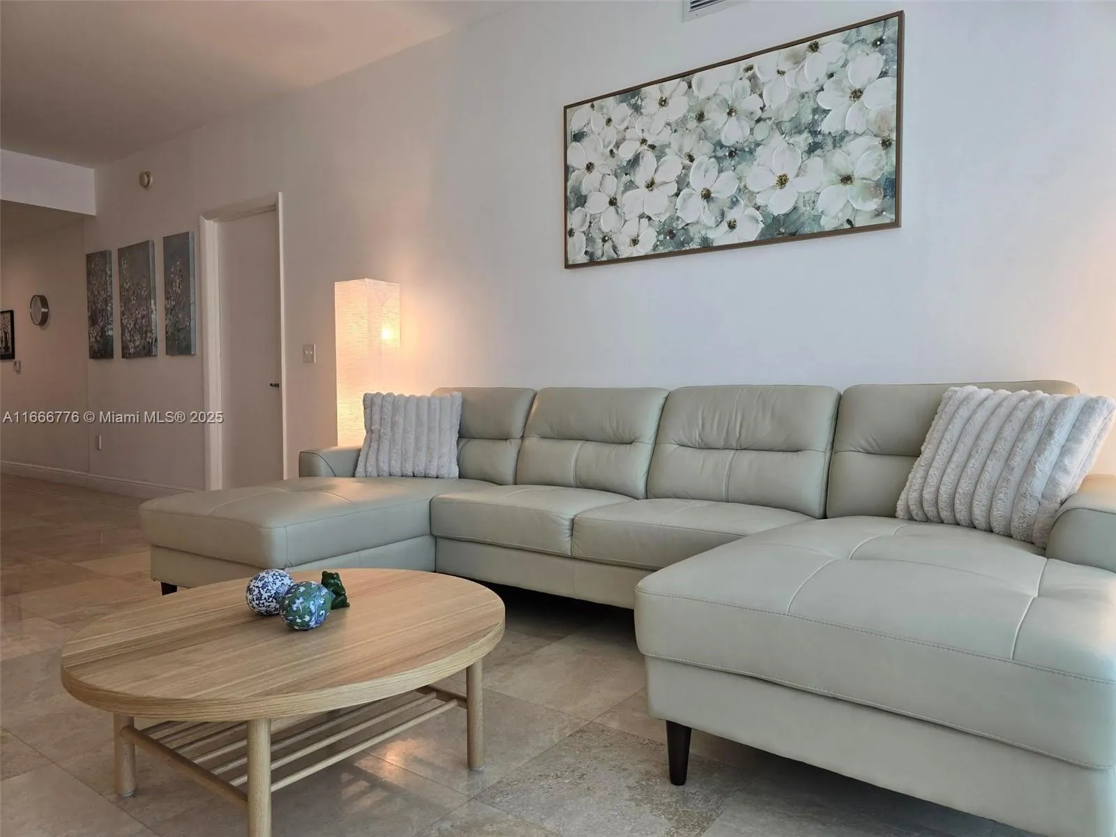 Aventura, Florida 33180, United States, 2 Bedrooms Bedrooms, ,2 BathroomsBathrooms,Residential,Active,41948