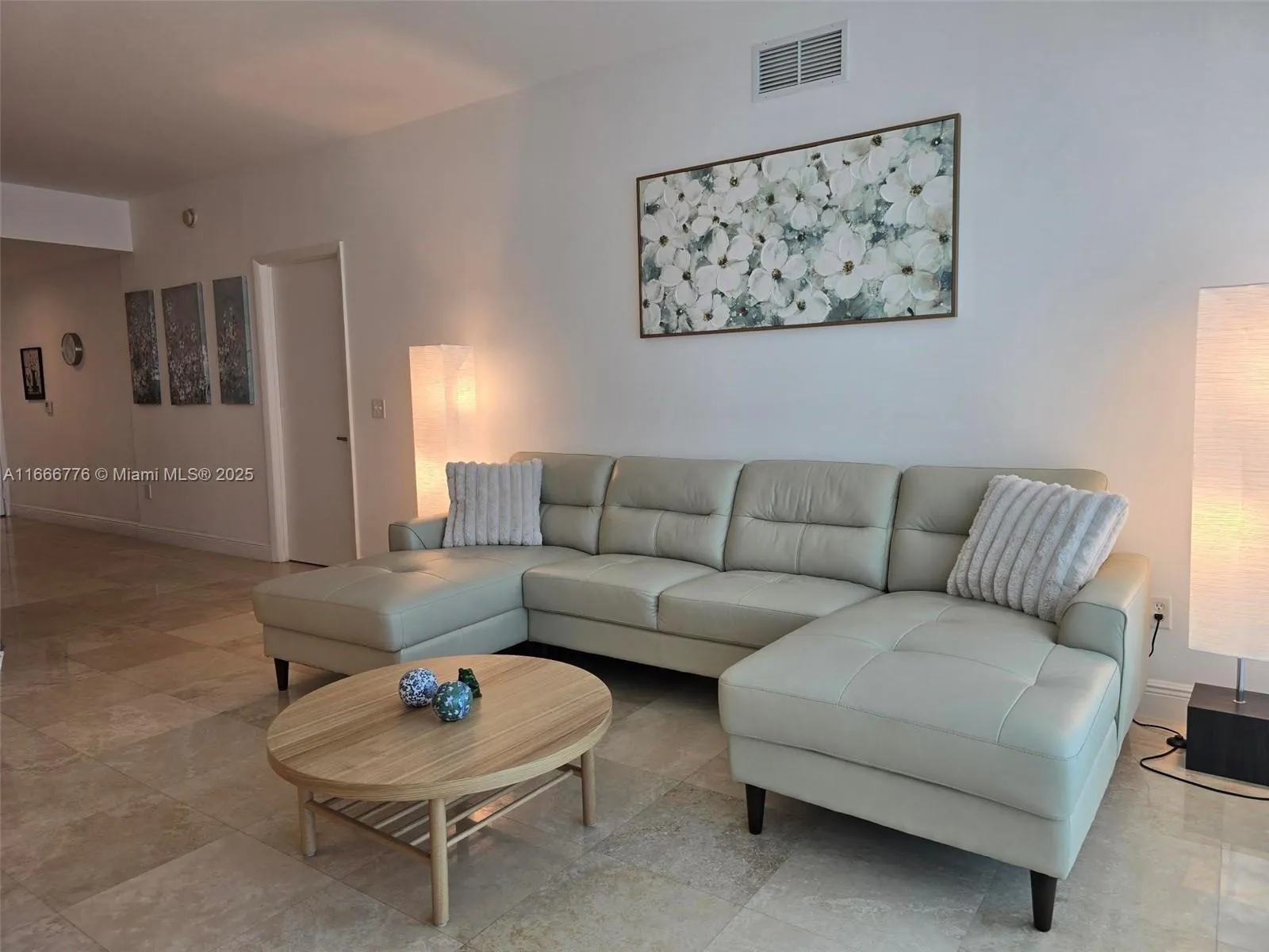 Aventura, Florida 33180, United States, 2 Bedrooms Bedrooms, ,2 BathroomsBathrooms,Residential,Active,41948