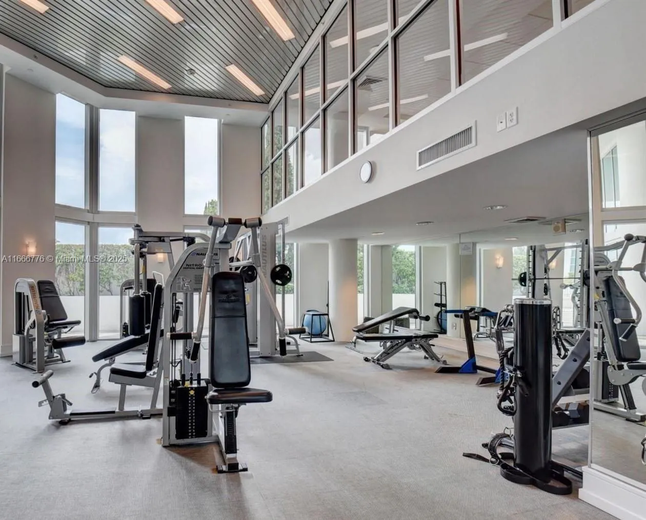 Aventura, Florida 33180, United States, 2 Bedrooms Bedrooms, ,2 BathroomsBathrooms,Residential,Active,41948