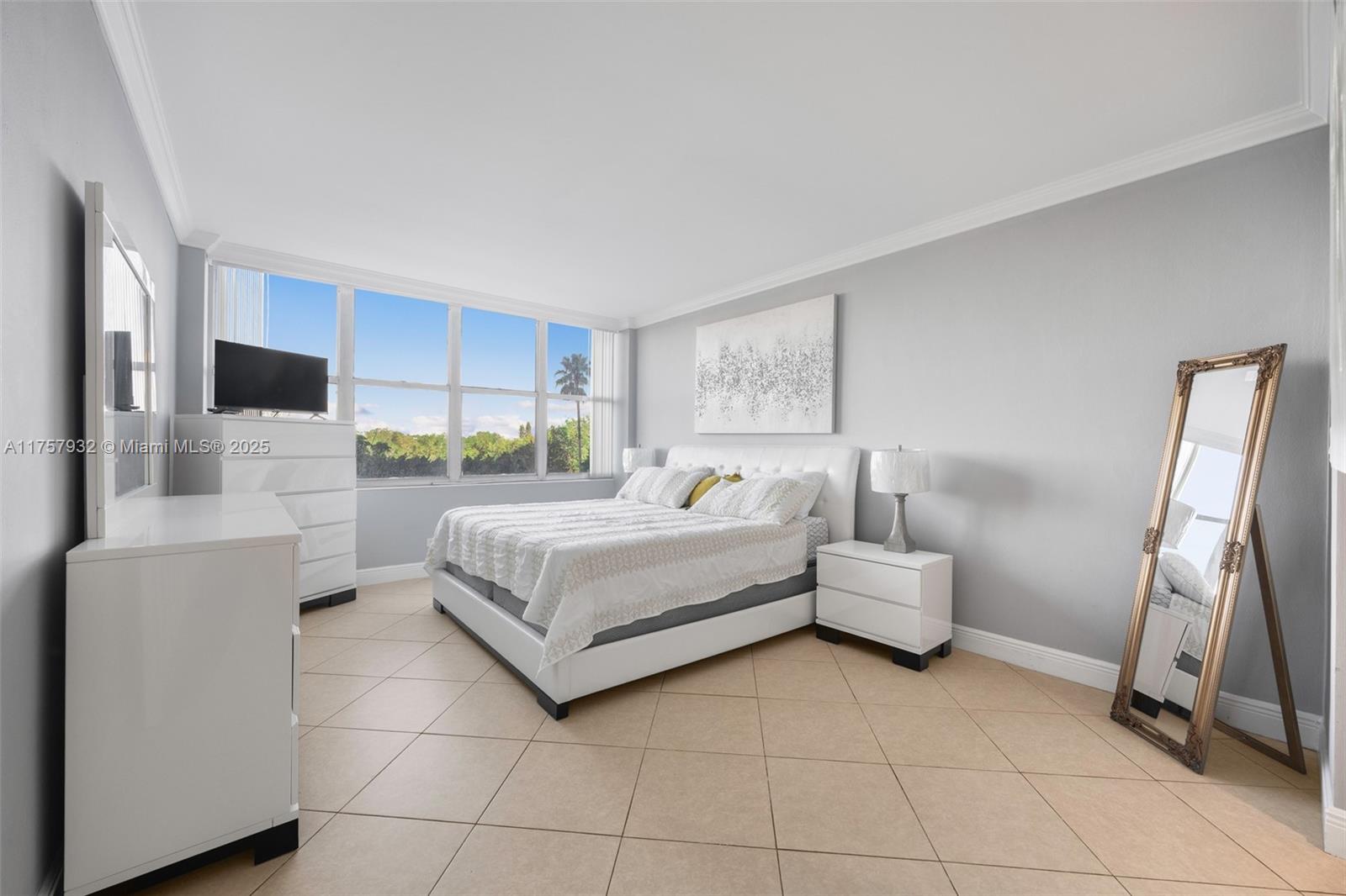 Rental Property at 7441 Wayne Ave 2B, Miami Beach, Miami-Dade County, Florida - Bedrooms: 2 
Bathrooms: 2  - $2,750 MO.