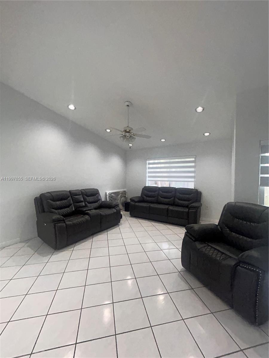 LAKES BY THE BAY SEC 3 - Residential