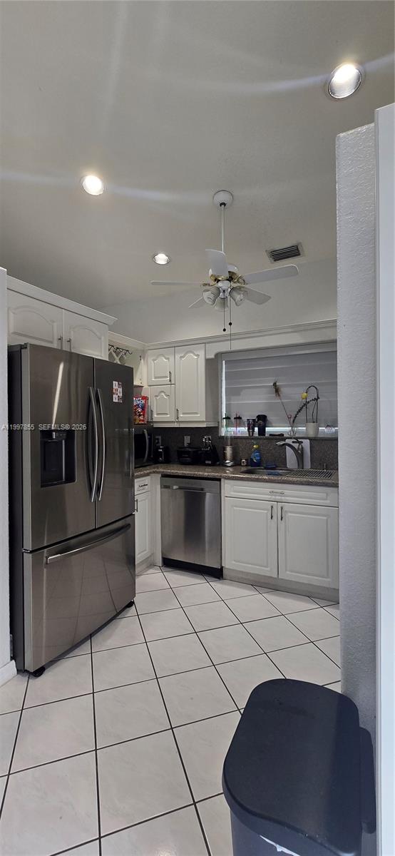 LAKES BY THE BAY SEC 3 - Residential