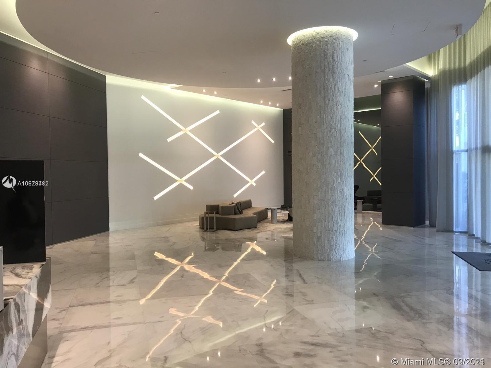 PARC CENTRAL AVENTURA EAS - Residential Lease