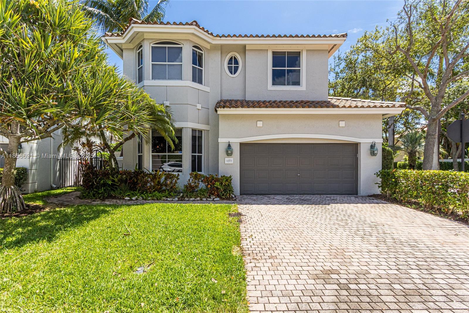 Enjoy peace of mind in this safe ,gated community just minutes from the beach.
Maintenance includes a variety of services and activities. You can relax and embrace the coastal lifestyle. This corner home has 4 Bedrooms ds and 3 bath. Harbor Island offer the best amenities gym,spa ,clubhouse,3 tennis courts,2 pickle courts,a basketball court,dog park and an amazing pool .
There is also a beautiful marina and a 70 acres park called Joe Di maggio .
A charming barbecue area is a perfect blend of comfort and leisure
Very easy to show!