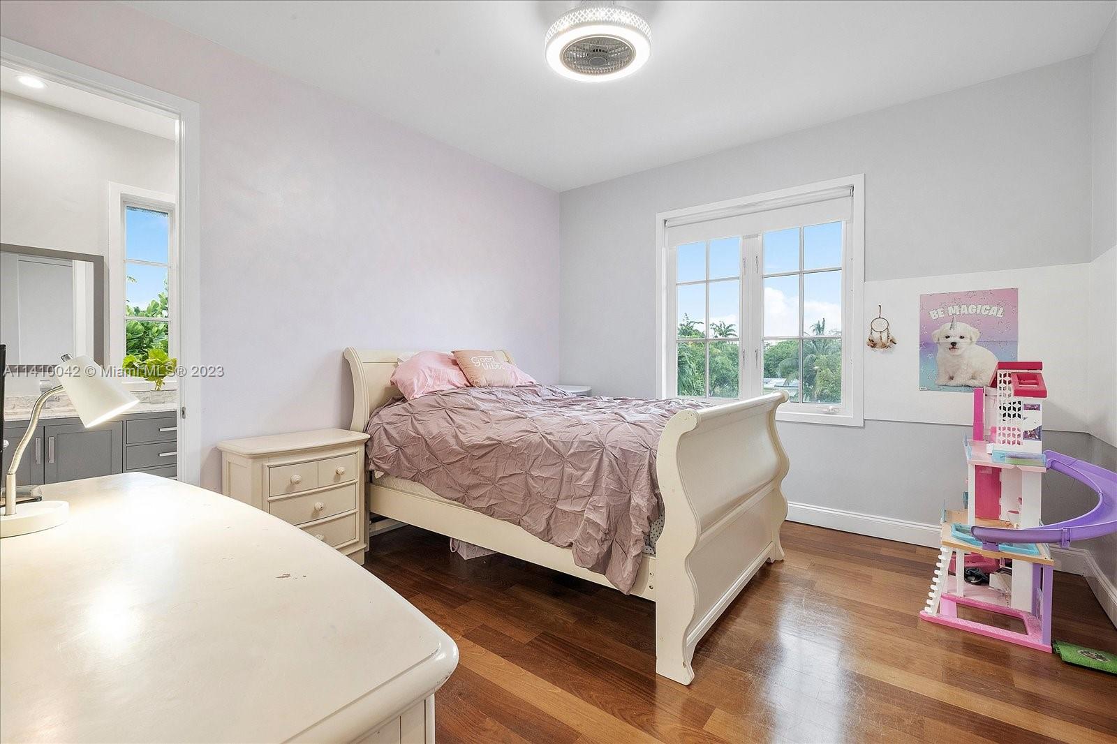 TROPICAL ISLE HOMES SUB 1 - Residential