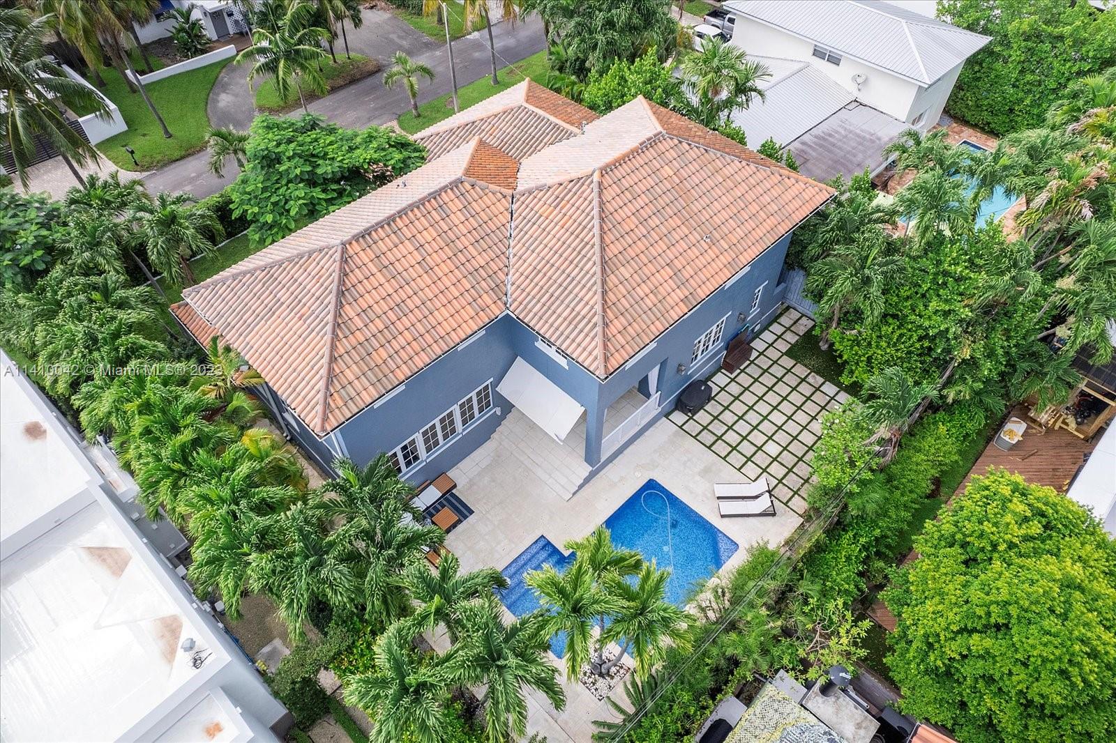 TROPICAL ISLE HOMES SUB 1 - Residential