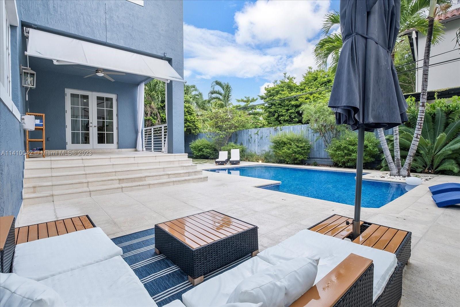 TROPICAL ISLE HOMES SUB 1 - Residential