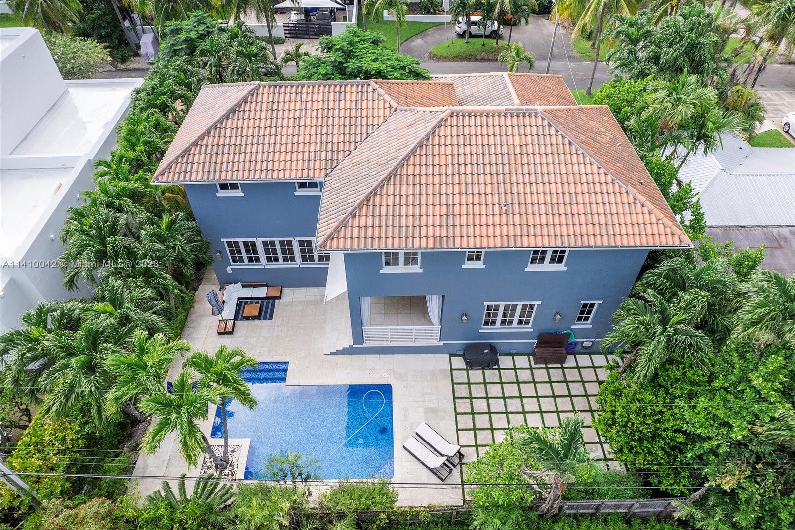 TROPICAL ISLE HOMES SUB 1 - Residential