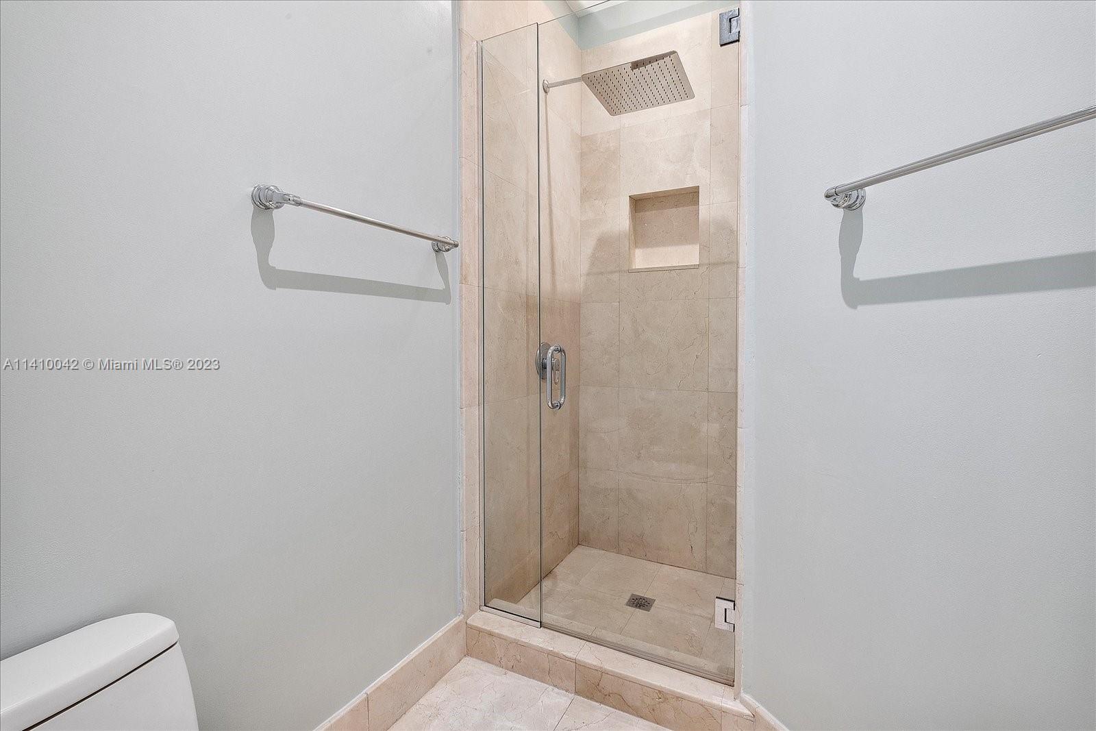 TROPICAL ISLE HOMES SUB 1 - Residential