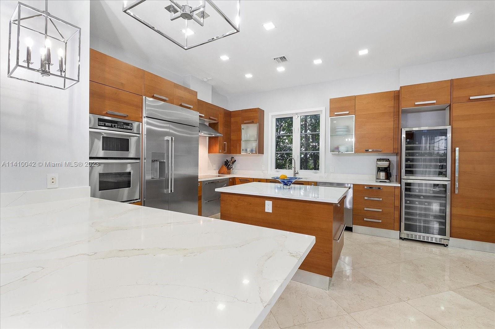 TROPICAL ISLE HOMES SUB 1 - Residential