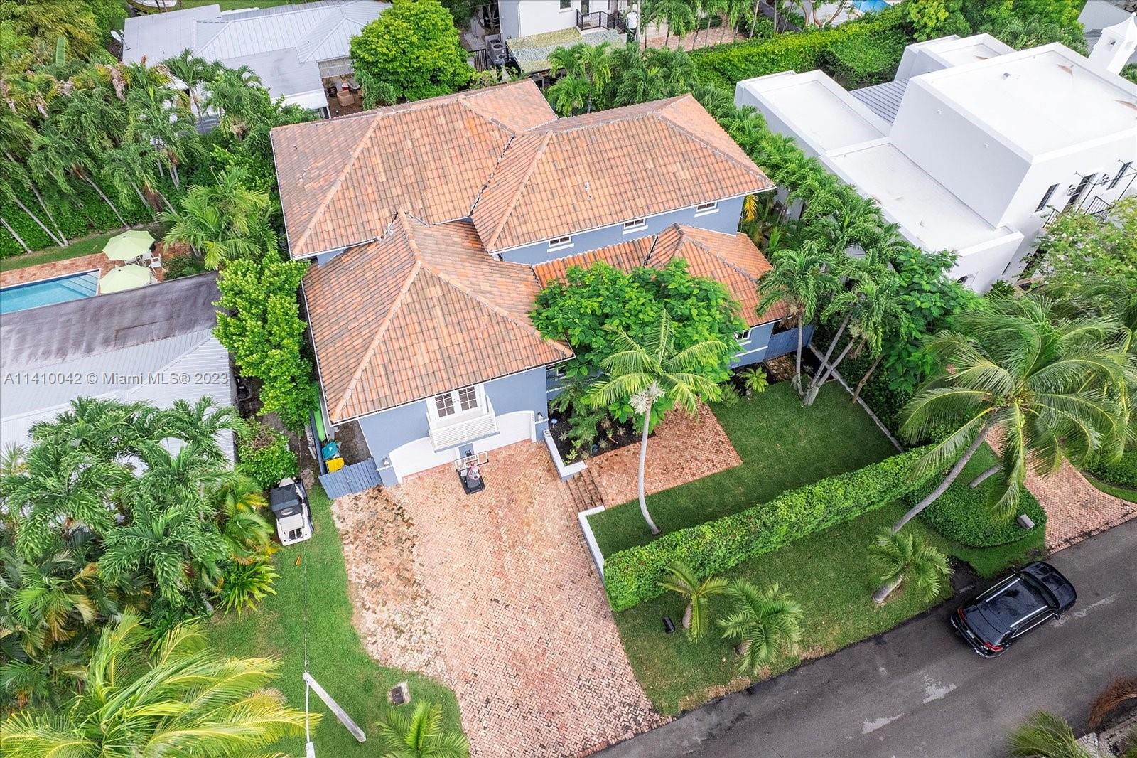 TROPICAL ISLE HOMES SUB 1 - Residential