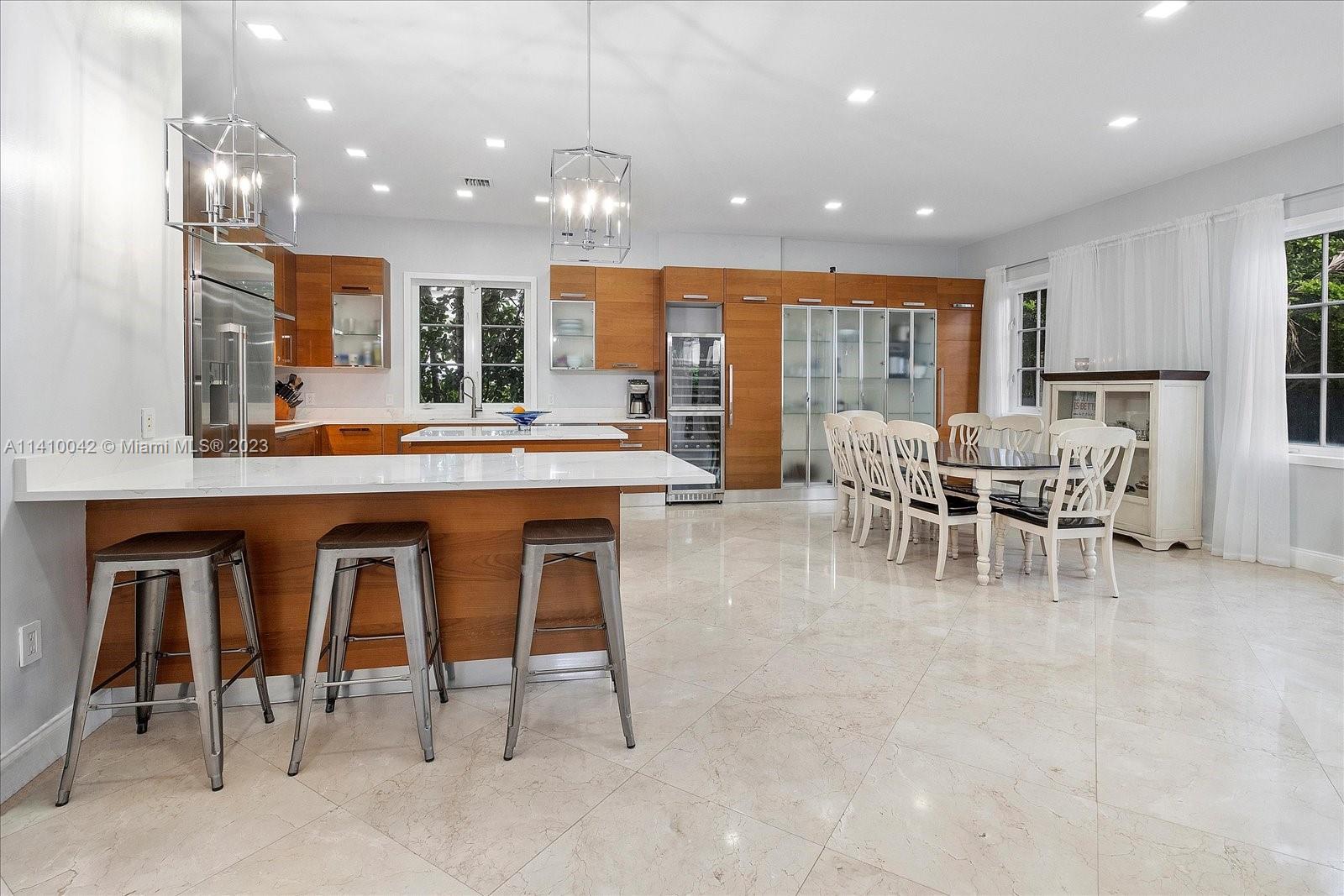 TROPICAL ISLE HOMES SUB 1 - Residential