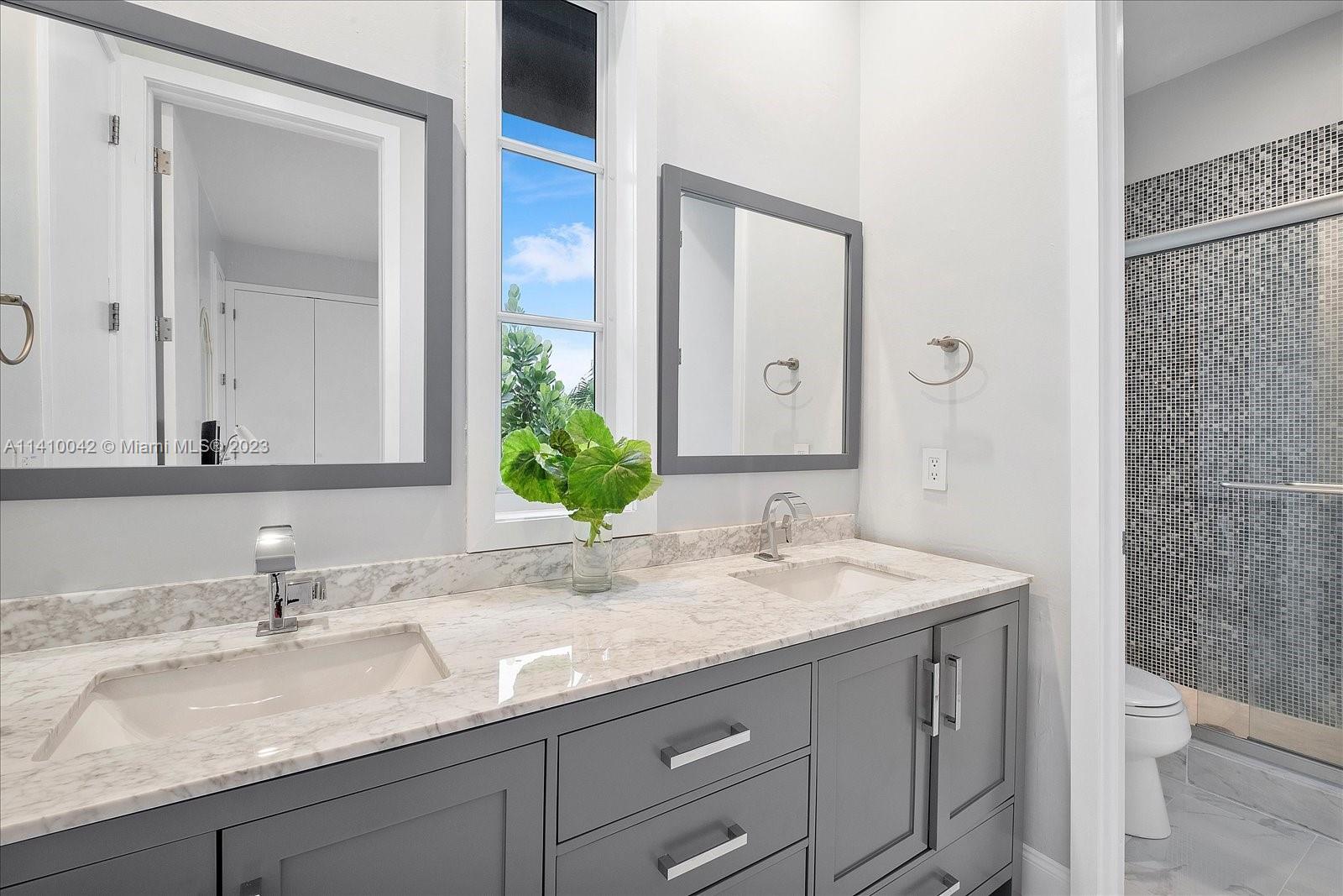 TROPICAL ISLE HOMES SUB 1 - Residential