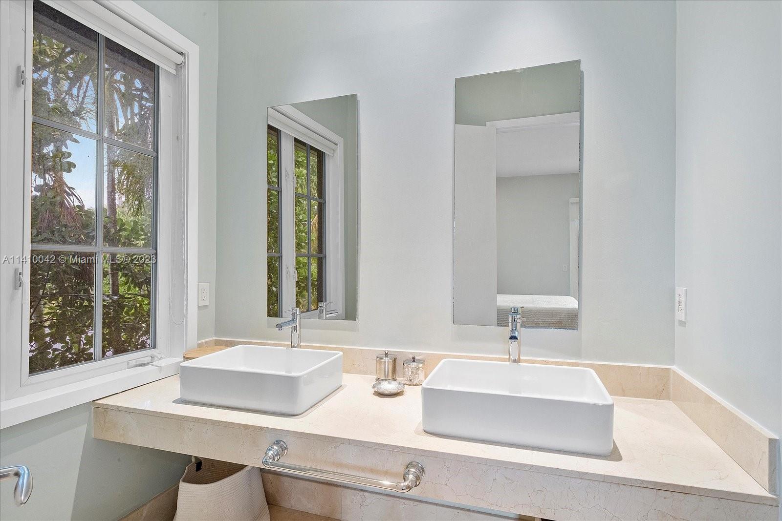 TROPICAL ISLE HOMES SUB 1 - Residential