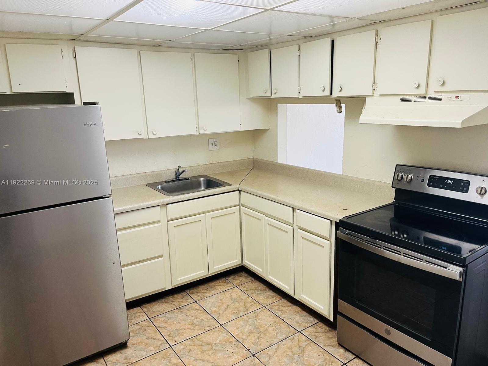 LAUDERDALE NORTH PARK SEC - Residential Lease