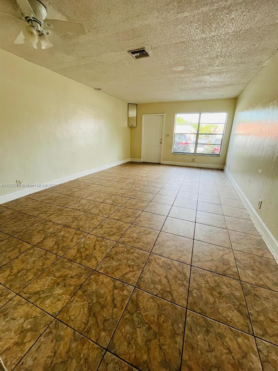 LAUDERDALE NORTH PARK SEC - Residential Lease