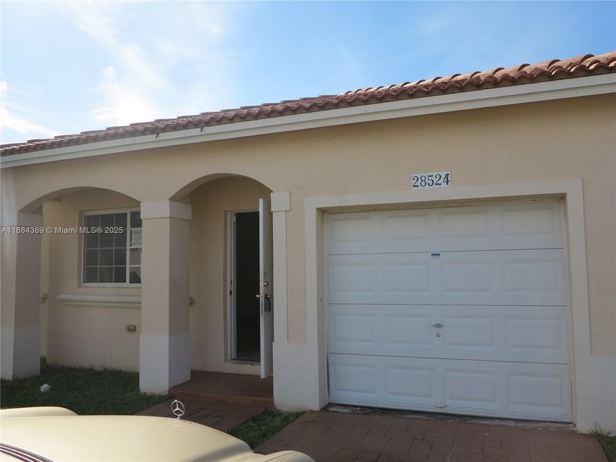 For Rent: Beautiful 3BR/2BA Single-Family Home with Spacious Lot in Prime Location! Looking for comfort, space, and a great neighborhood? This charming 3-bedroom, 2-bath home offers everything you need—an open floor plan, updated kitchen, and a generous lot perfect for outdoor living or entertaining. Nestled in a quiet, well-kept area with easy access to schools, shopping, and major highways. Ideal for families or professionals seeking a peaceful retreat with modern convenience. Don’t miss out—homes like this go fast! Contact us today to schedule a viewing.