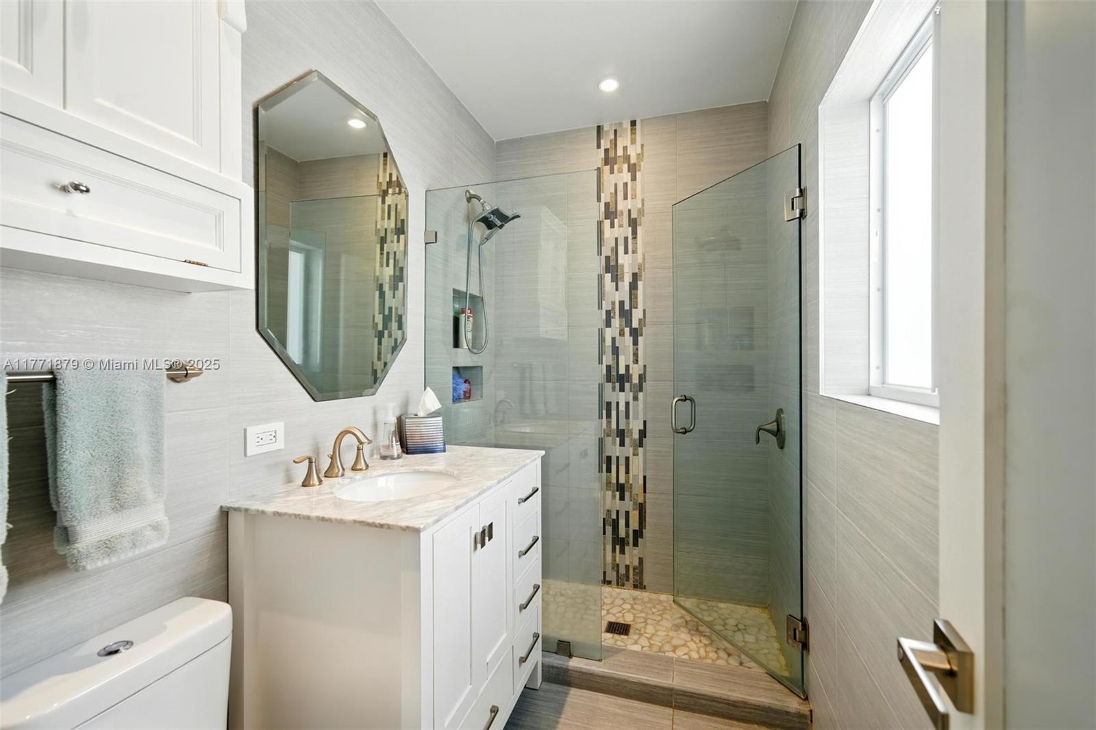 EARLETON SHORES - Residential