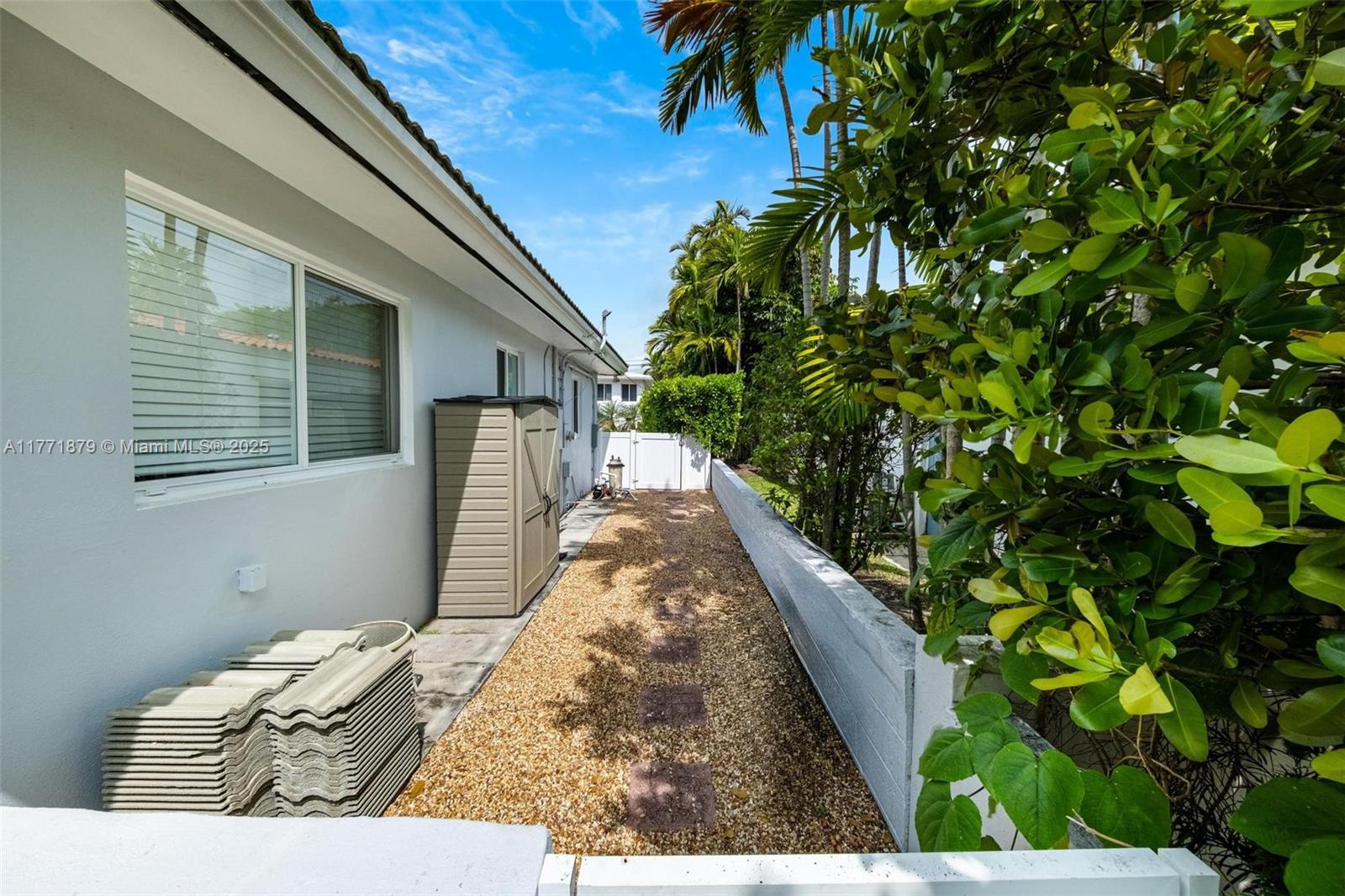 EARLETON SHORES - Residential