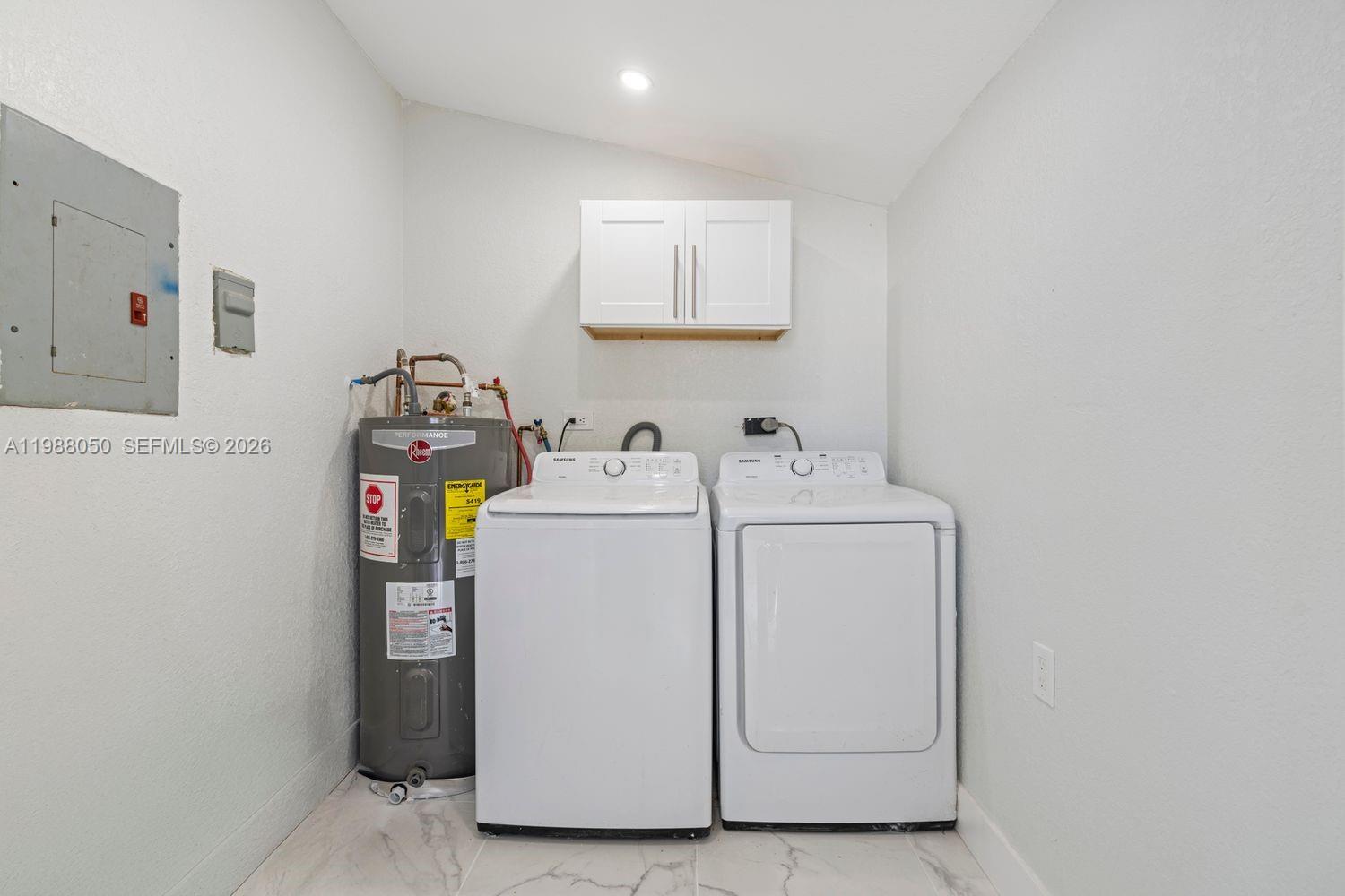 BUNCHE PARK 1 ADDN - Residential Lease