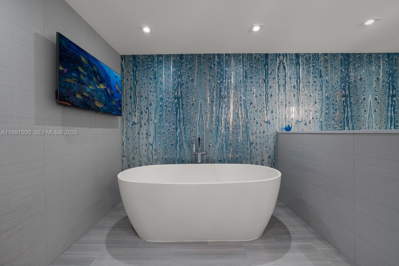 SOLIMAR CONDO - Residential