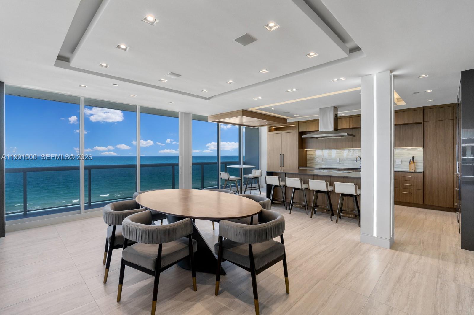 SOLIMAR CONDO - Residential