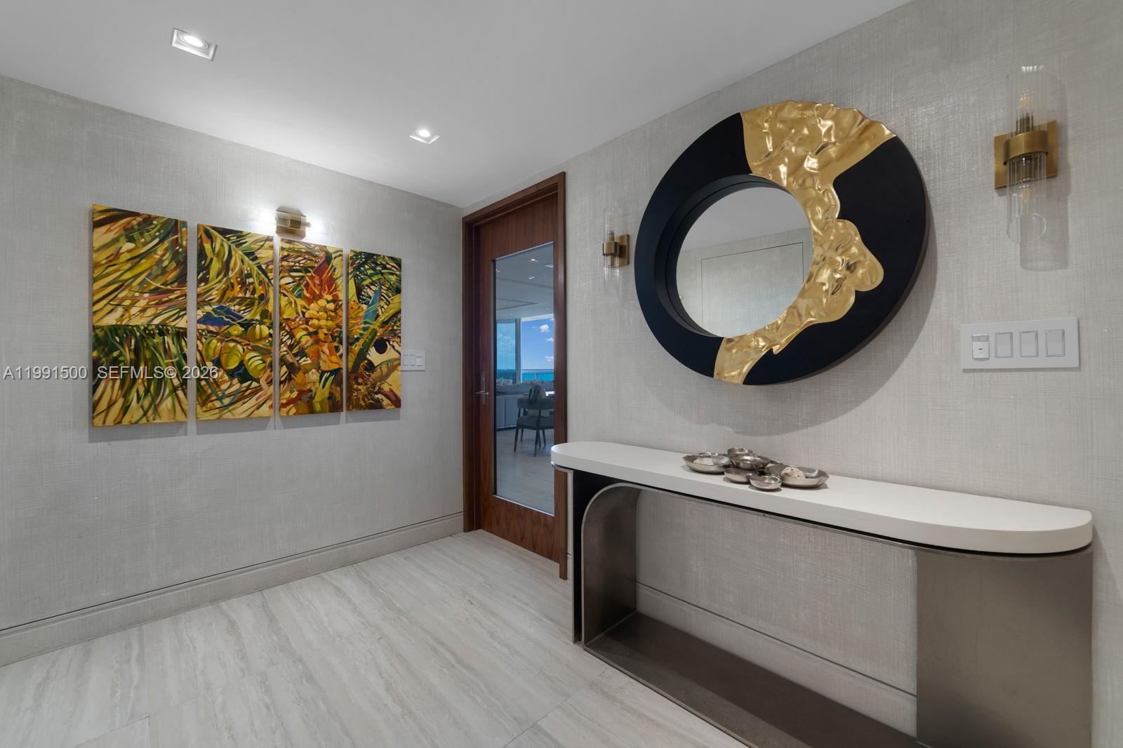 SOLIMAR CONDO - Residential