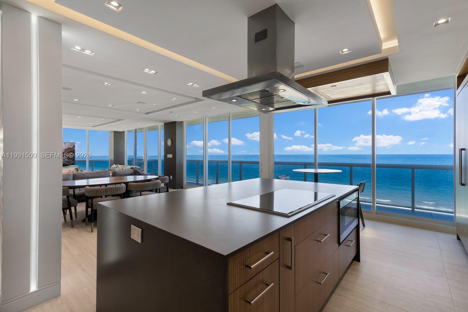 SOLIMAR CONDO - Residential