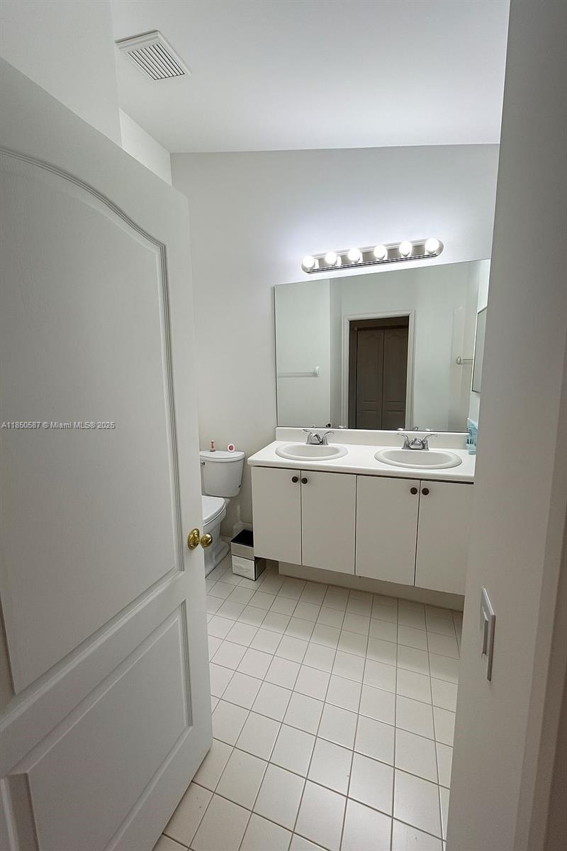 WYNDHAM LAKES NORTH - Residential